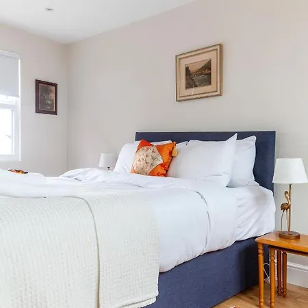 Apartment Stylish 3 Bdr Wfree Parking And Garden *