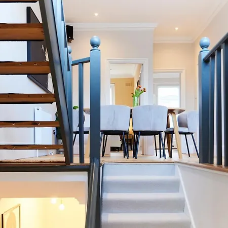 Apartment The Earl's Court Space - Modern 2bdr Flat With Terrace + Parking London