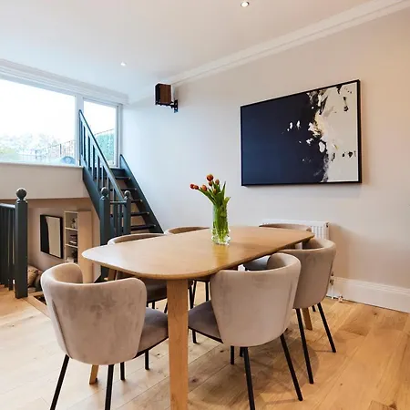 The Earl's Court Space - Modern 2bdr Flat With Terrace + Parking Apartment *