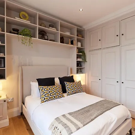 Apartment The Earl's Court Space - Modern 2bdr Flat With Terrace + Parking