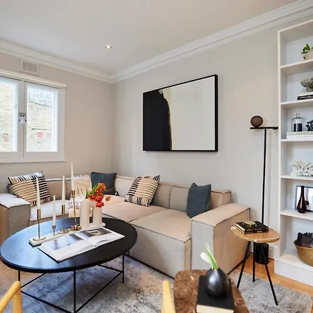 The Earl's Court Space - Modern 2bdr Flat With Terrace + Parking London