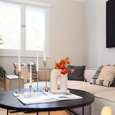 The Earl's Court Space - Modern 2bdr Flat With Terrace + Parking