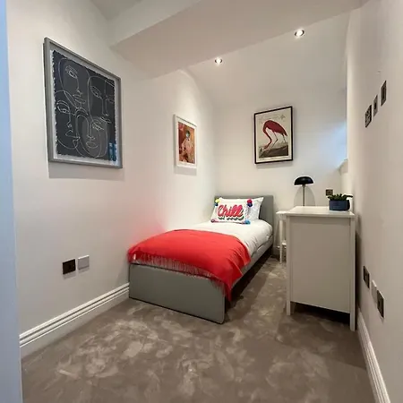 Apartment Kensington Luxurious Three Bedroom