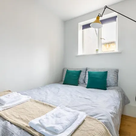 Cozy Apt In Central *