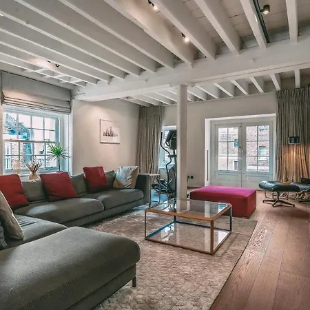 Immaculate 2-bed Loft In Apartment