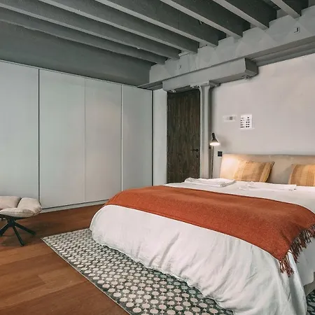 Immaculate 2-bed Loft In *