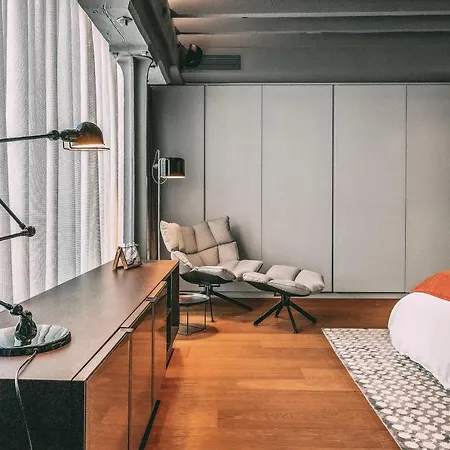 Immaculate 2-bed Loft In Apartment London