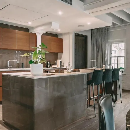 Immaculate 2-bed Loft In Apartment