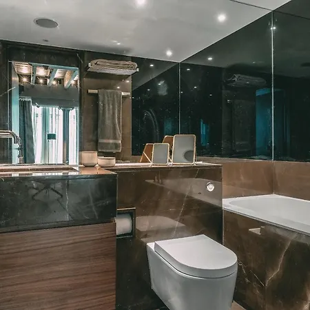 Immaculate 2-bed Loft In *