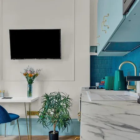 Mysquare Kensington Residences