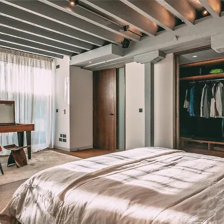 Immaculate 2-bed Loft In *