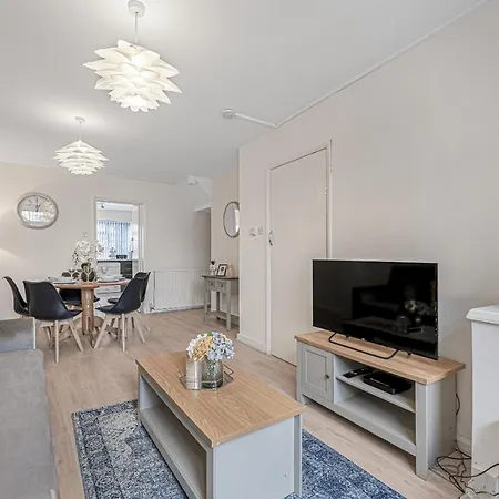 Holiday home Stylish Pad Near Heathrow Airport