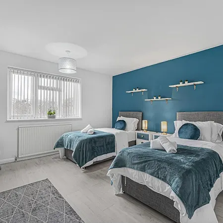 Stylish Pad Near Heathrow Airport West Drayton (Middlesex)