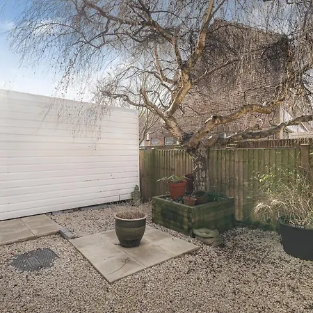 Stylish Pad Near Heathrow Airport * West Drayton (Middlesex)