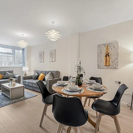 Stylish Pad Near Heathrow Airport West Drayton (Middlesex)
