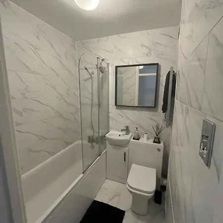 1-bed W/ Electric Fireplace *