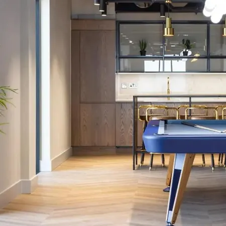 Charles Hope London Apartment Croydon