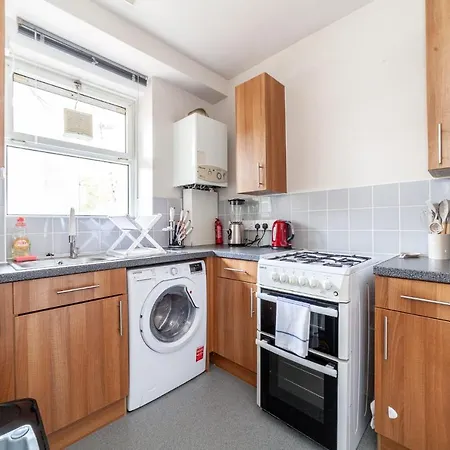 Wonderful Flat Near Little Portugal *