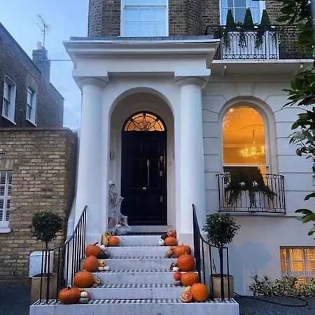 Little Venice Garden Apartment *