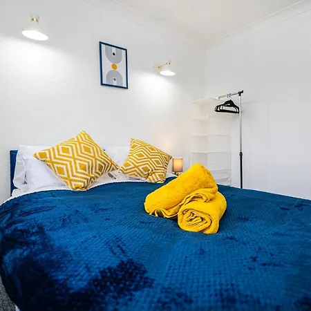Holiday home 3 Bed Gorgeous House Abbeywood *