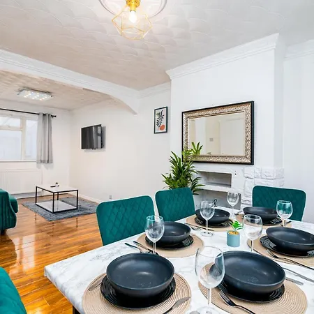 3 Bed Gorgeous House Abbeywood * Abbey Wood