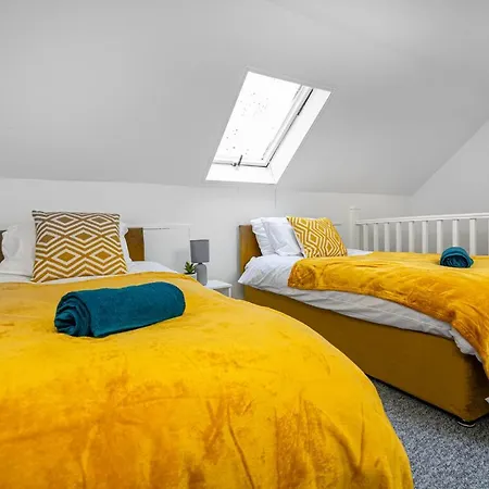 3 Bed Gorgeous House Abbeywood *