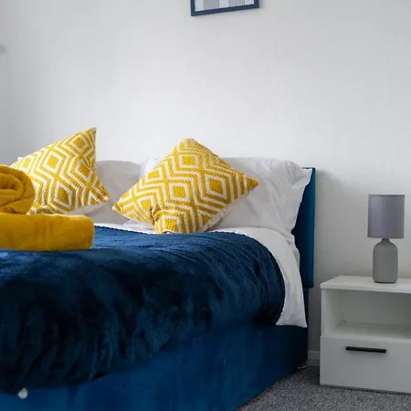 Holiday home 3 Bed Gorgeous House Abbeywood *