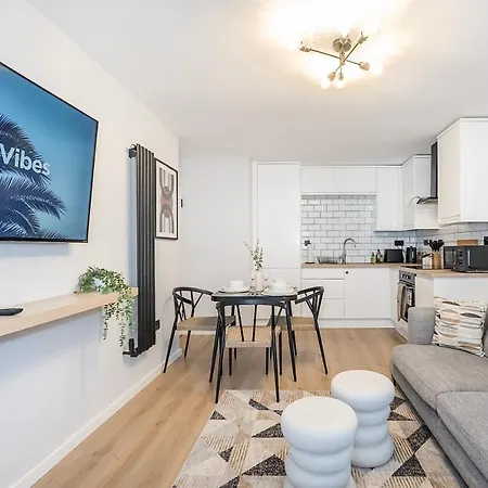The Ivyhouse Apartment Dagenham