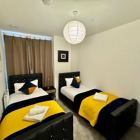 3bedroom, 2bathroom, Balcony,luxury Flat Westfield *