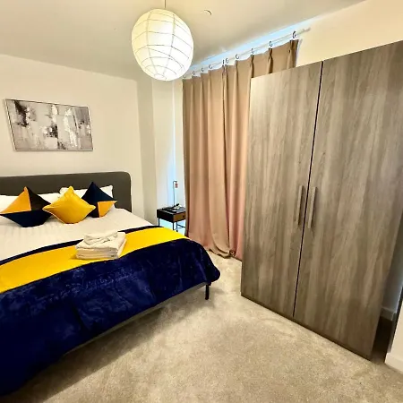 3bedroom, 2bathroom, Balcony,luxury Flat Westfield *