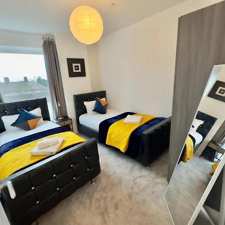 3bedroom, 2bathroom, Balcony,luxury Flat Westfield Apartment *