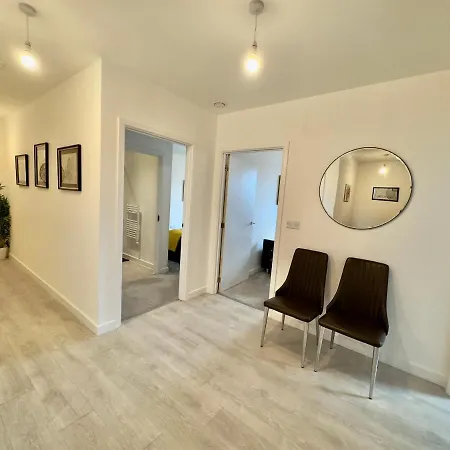 Apartment 3bedroom, 2bathroom, Balcony,luxury Flat Westfield