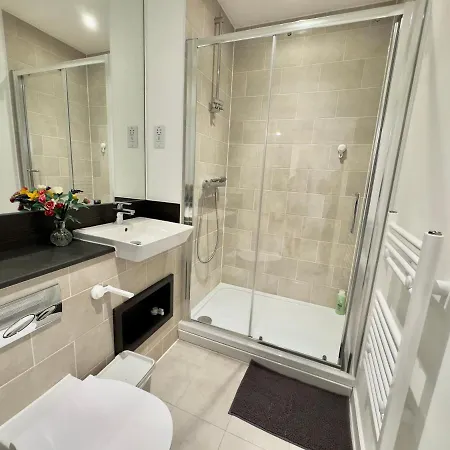 3bedroom, 2bathroom, Balcony,luxury Flat Westfield London
