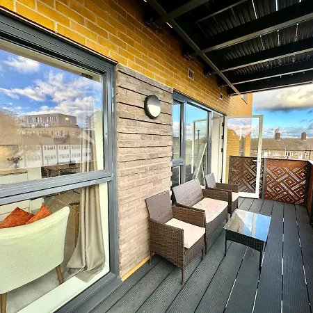 3bedroom, 2bathroom, Balcony,luxury Flat Westfield Apartment