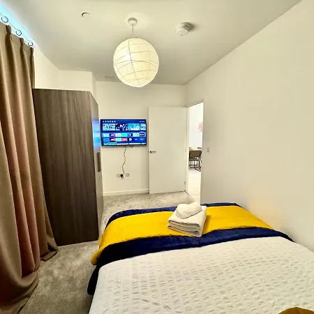 3bedroom, 2bathroom, Balcony,luxury Flat Westfield *