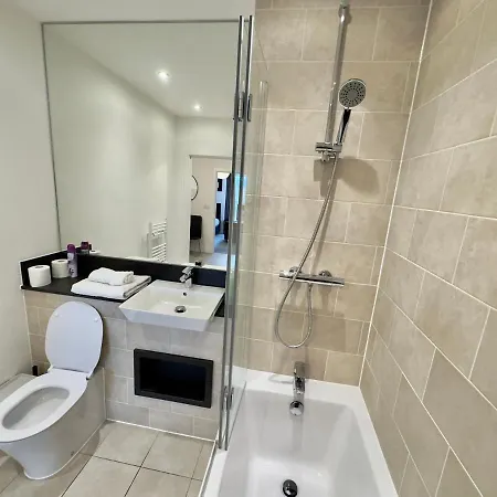 3bedroom, 2bathroom, Balcony,luxury Flat Westfield Apartment