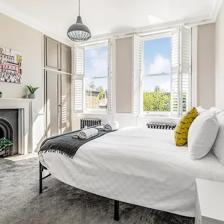 Pass The Keys Luxury Converted Victorian Flat In Leafy Highbury Apartment