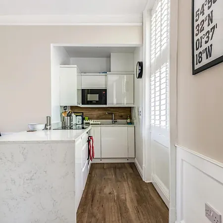 Pass The Keys Luxury Converted Victorian Flat In Leafy Highbury *