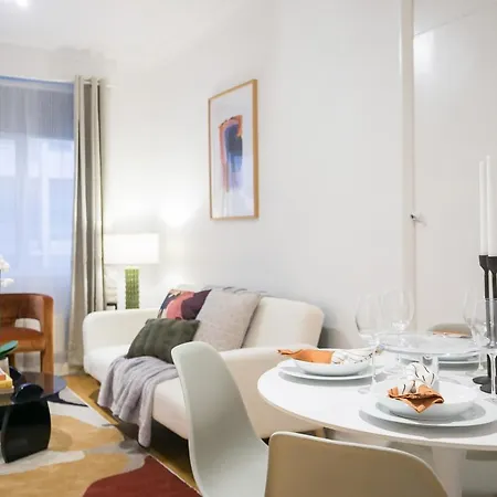 Perfectly Located 1 Bed Above Tube Station