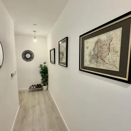 3bedroom, 2bathroom, Balcony,luxury Flat Westfield * London
