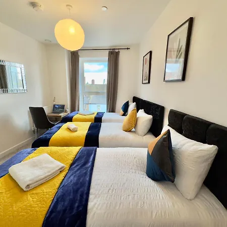3bedroom, 2bathroom, Balcony,luxury Flat Westfield *