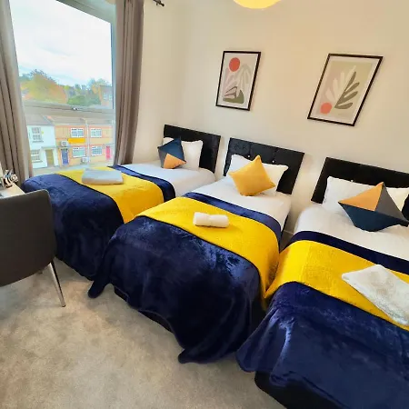3bedroom, 2bathroom, Balcony,luxury Flat Westfield Apartment London