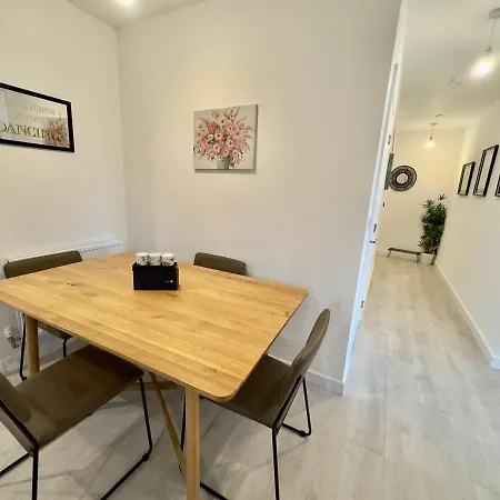 3bedroom, 2bathroom, Balcony,luxury Flat Westfield Appartamento *