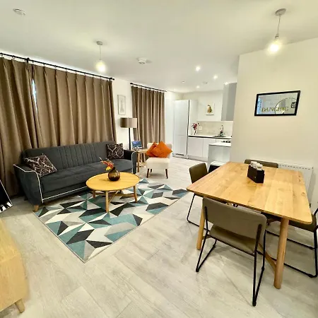 Apartment 3bedroom, 2bathroom, Balcony,luxury Flat Westfield London