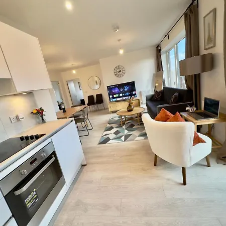 3bedroom, 2bathroom, Balcony,luxury Flat Westfield