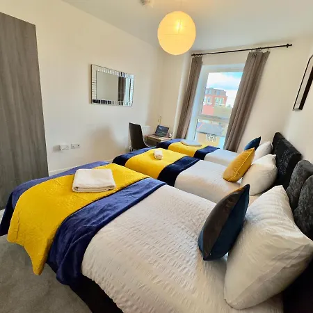 3bedroom, 2bathroom, Balcony,luxury Flat Westfield * London