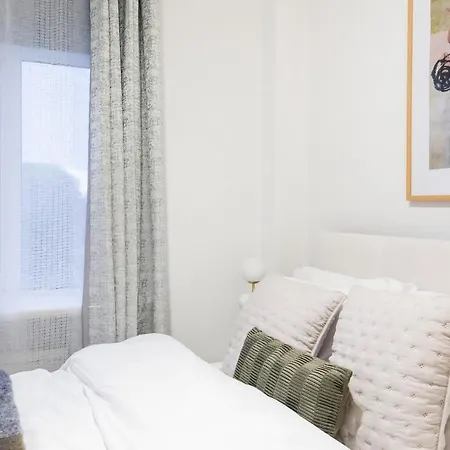 Perfectly Located 1 Bed Above Tube Station London