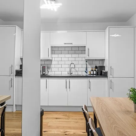 Londwell, Chic Hyde Park Mews House Apartment *