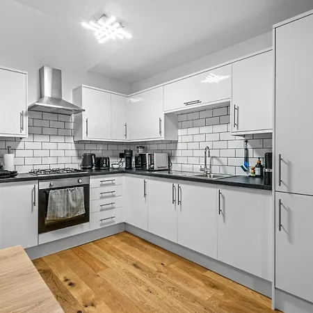 Apartment Londwell, Chic Hyde Park Mews House *
