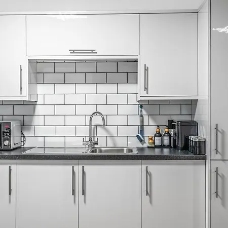 Londwell, Chic Hyde Park Mews House London